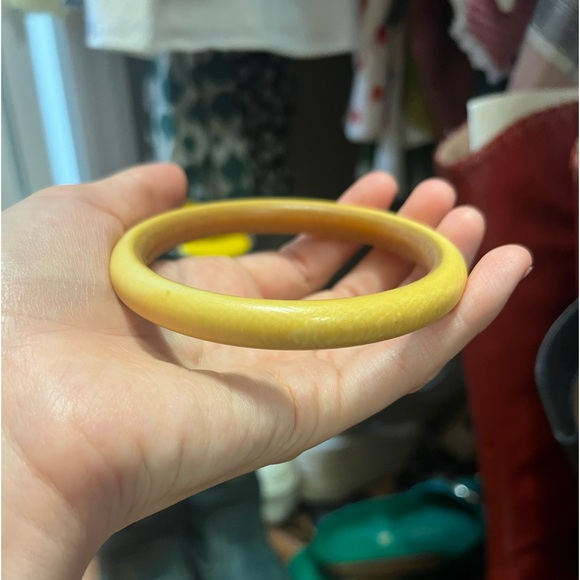Vintage Banana Bakelite Tube Bracelet - Picture 3 of 4